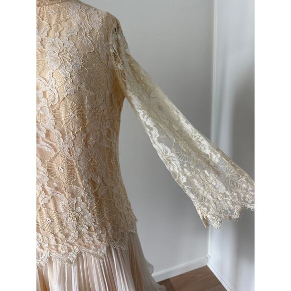 Vintage Off White Lace Wedding Dress Size Small - Picture 7 of 7